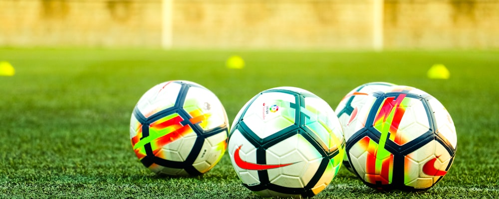 展示赏金大对决平台简洁明了的赛事选择与预测界面示意图